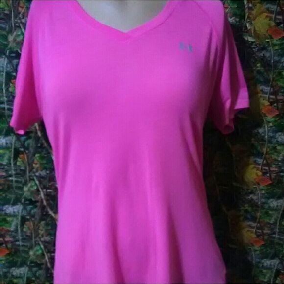 Pink Under Armour T shirt, size M - Picture 2 of 8
